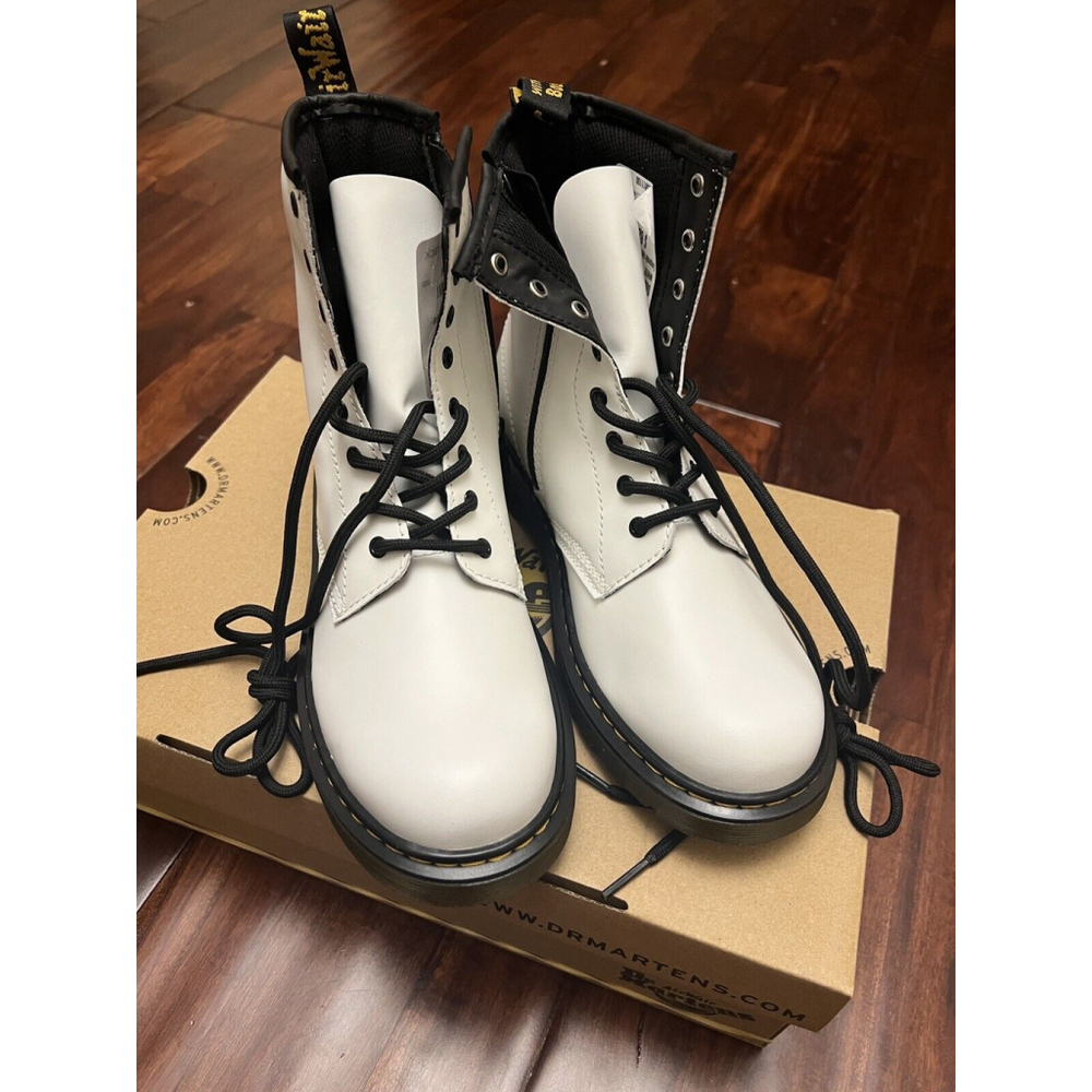 Dr. Martens 1460 Pascal White Leather 8 Eyelet Lace Up Combat Boots Youth 5 New